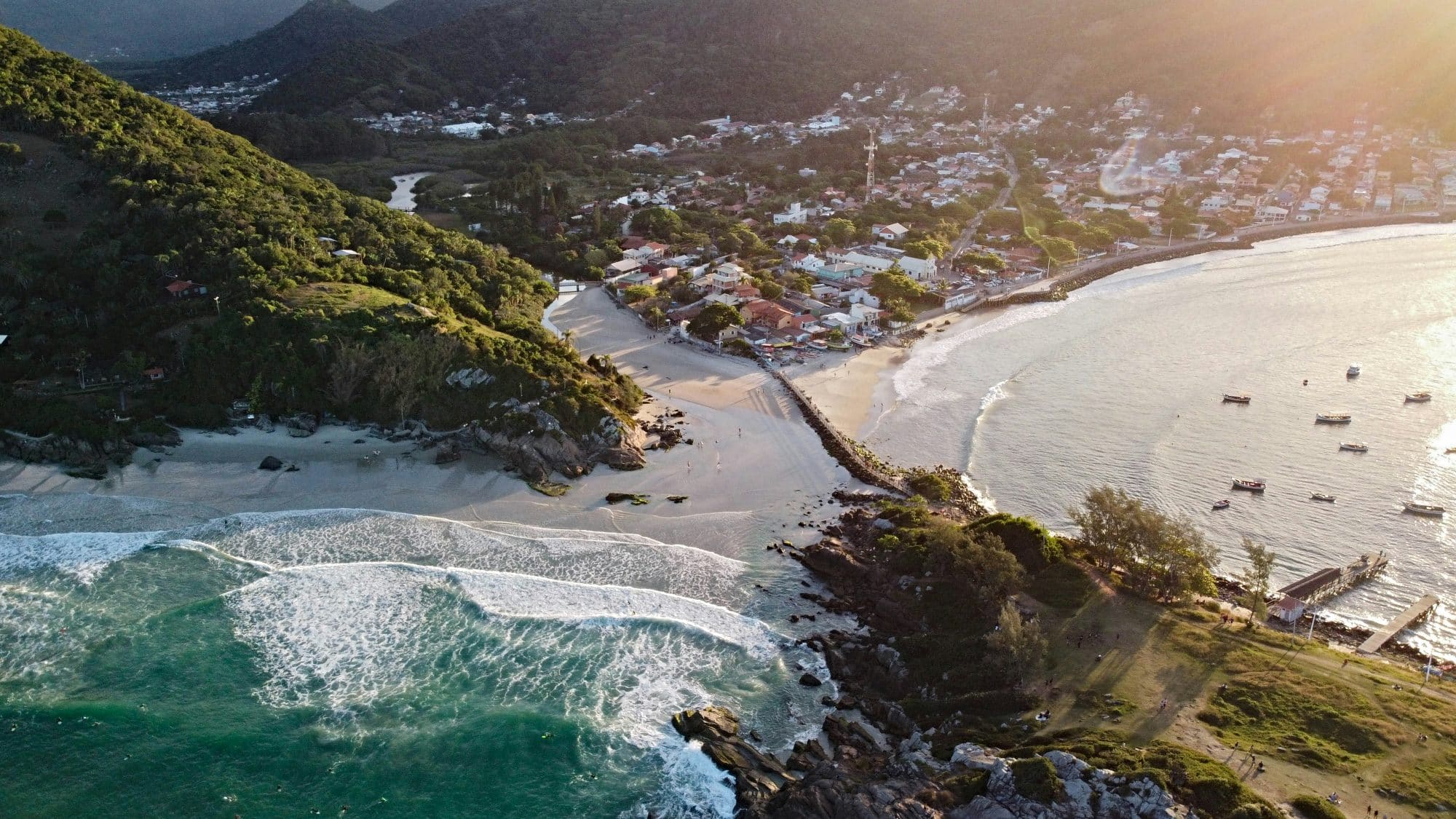 The fine white sand of the Armação beach