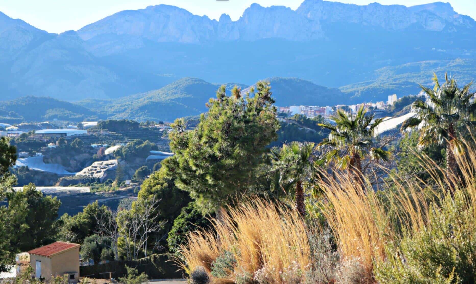 Breathtaking mountains as a backdrop to a Mediterranean city