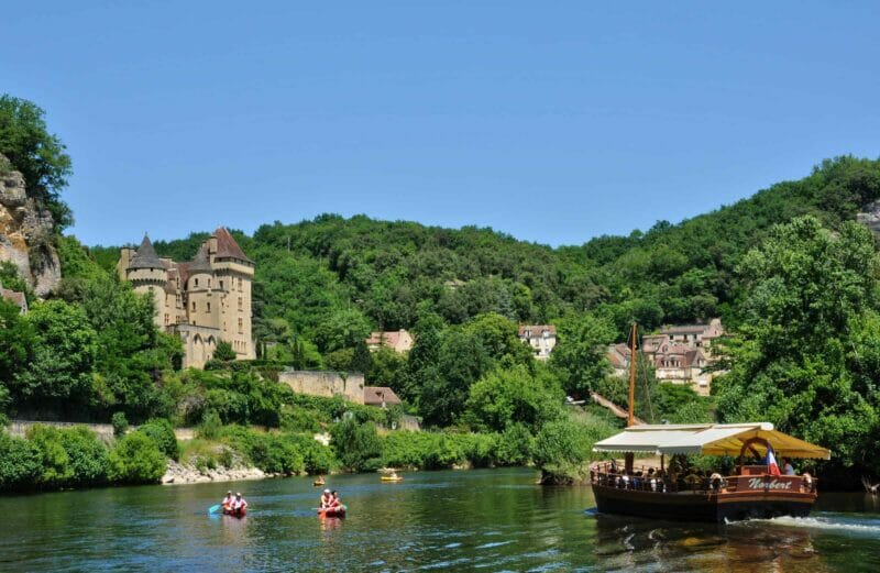 Kayaking along the Dordogne River