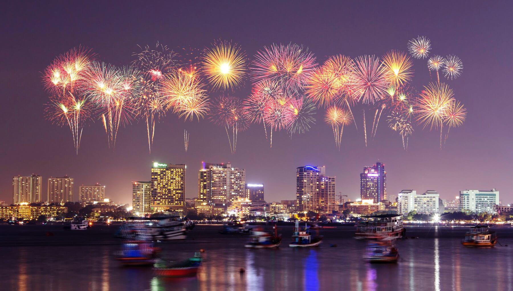 Firewaork in the sky during Pattaya firework festifal