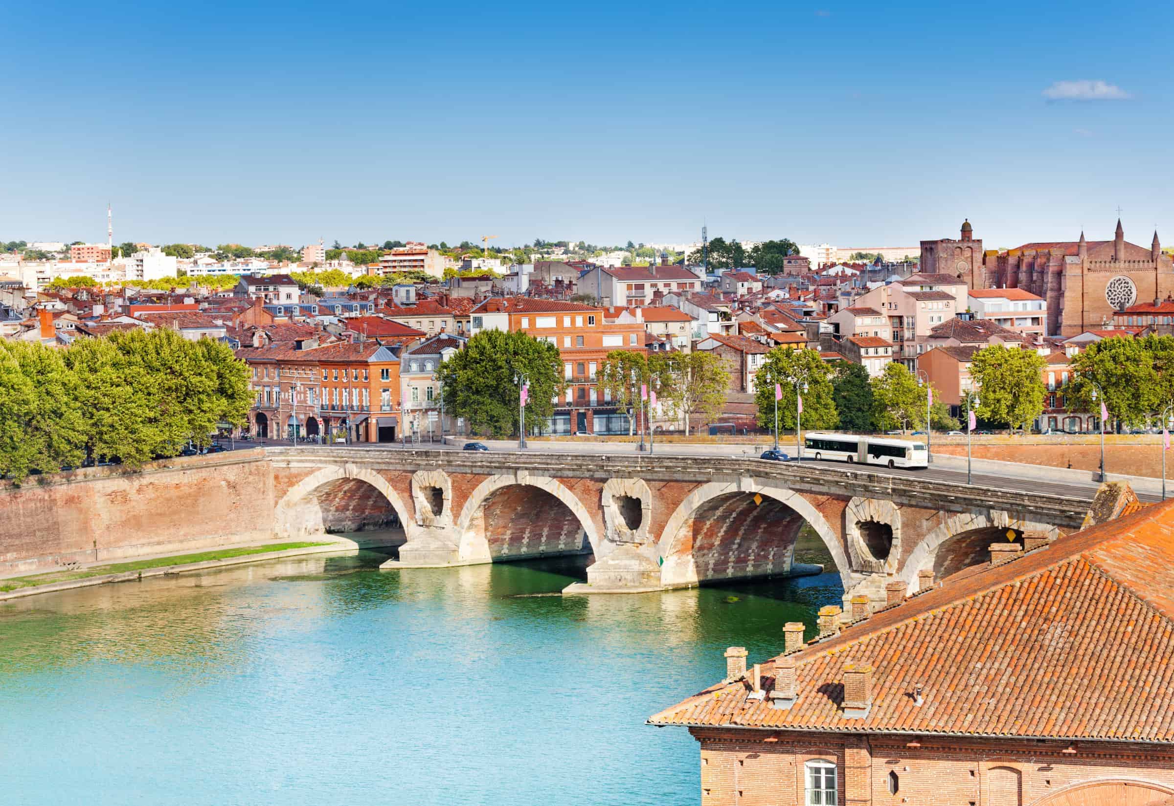 Pont Neuf bridge linking Gascogne to the Languedoc